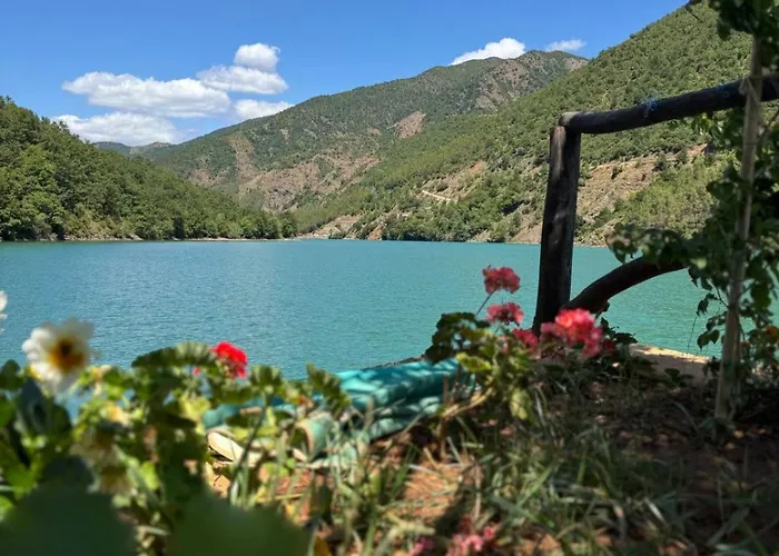 Bujtina Liqeni I Shkopetit Κάμπινγκ