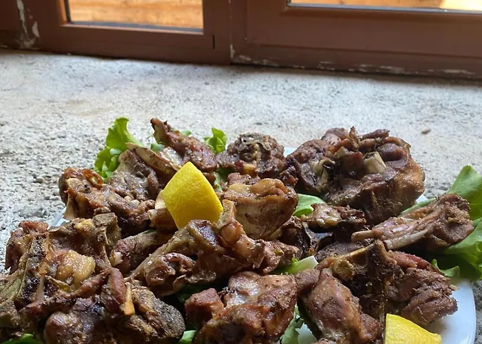 Bujtina Liqeni I Shkopetit * Madhesh