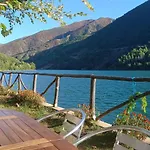 Bujtina Liqeni I Shkopetit 营地 *