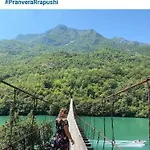 Bujtina Liqeni I Shkopetit 营地 *