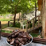 Κάμπινγκ Bujtina Liqeni I Shkopetit Madhesh