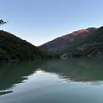 Bujtina Liqeni I Shkopetit Κάμπινγκ *