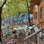 Bujtina Liqeni I Shkopetit * Madhesh