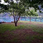Κάμπινγκ Bujtina Liqeni I Shkopetit Madhesh