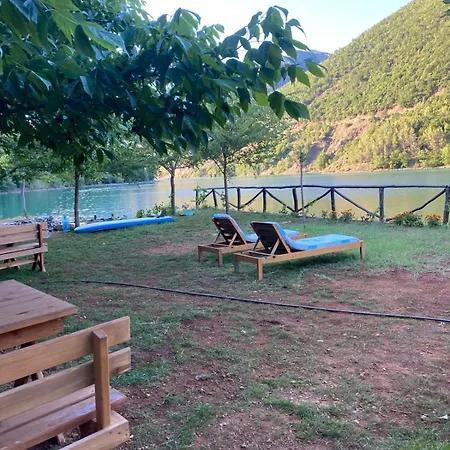 Bujtina Liqeni I Shkopetit *
