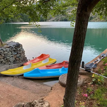 Bujtina Liqeni I Shkopetit Campingplatz Madhesh