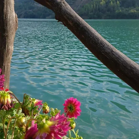 Bujtina Liqeni I Shkopetit * Madhesh