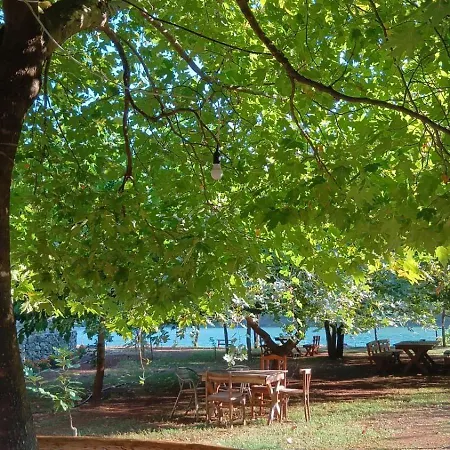 Bujtina Liqeni I Shkopetit Campingplatz