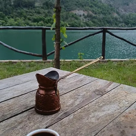 Bujtina Liqeni I Shkopetit Campingplatz Madhesh
