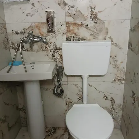 Bujtina Liqeni I Shkopetit Madhesh