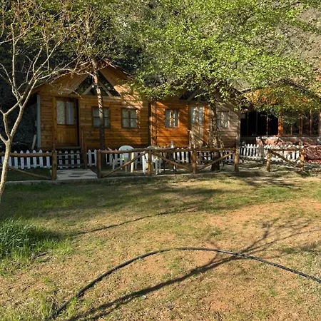 Bujtina Liqeni I Shkopetit Campingplatz Madhesh