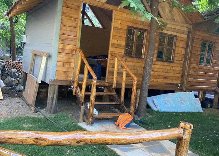 Bujtina Liqeni I Shkopetit Campingplatz *