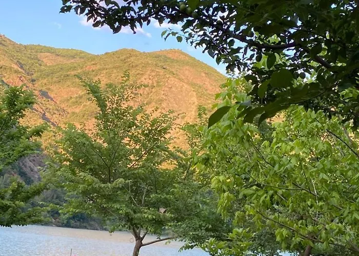 Bujtina Liqeni I Shkopetit Campingplatz Madhesh