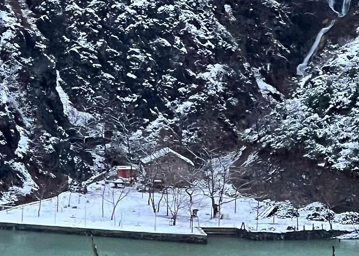 Campsite Bujtina Liqeni I Shkopetit Madhesh